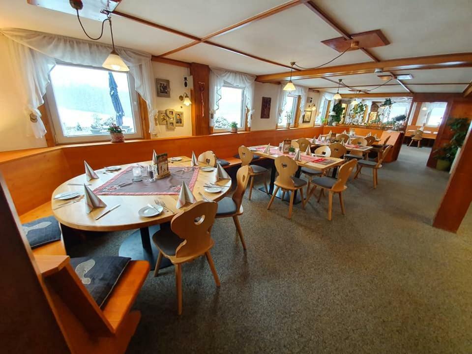 Gasthaus Zum Hirschen Фуртванґен Екстер'єр фото